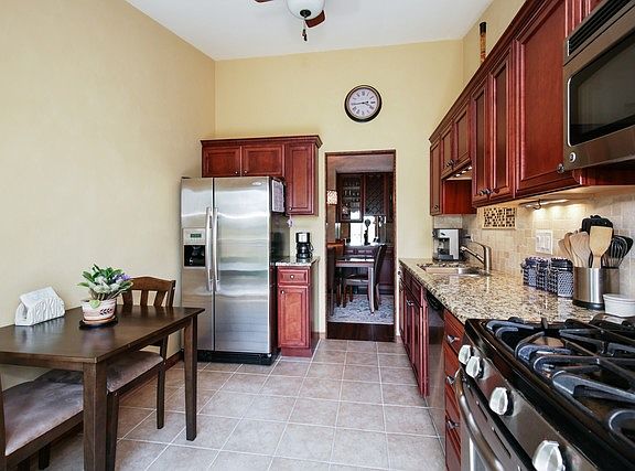 5th image of 590 Elizabeth Dr #20-C