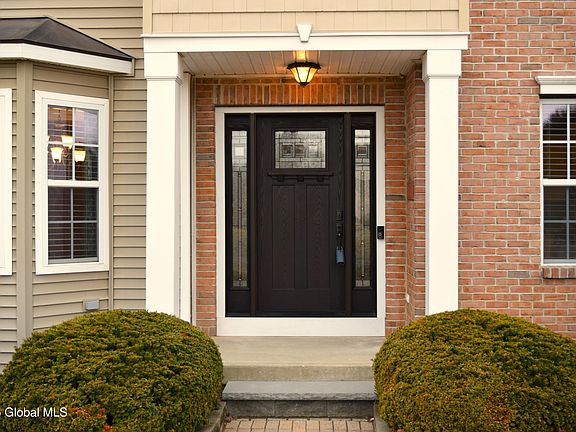 3rd image of 21 Swan Drive