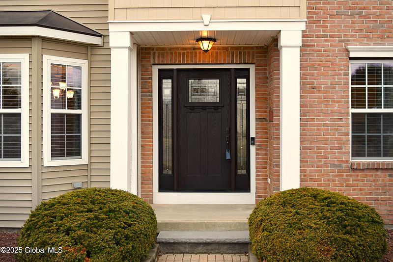 3rd image of 21 Swan Drive