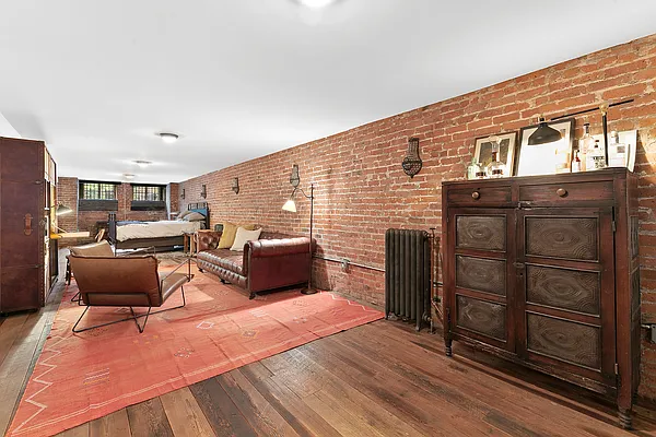 Rented by Compass | media 7