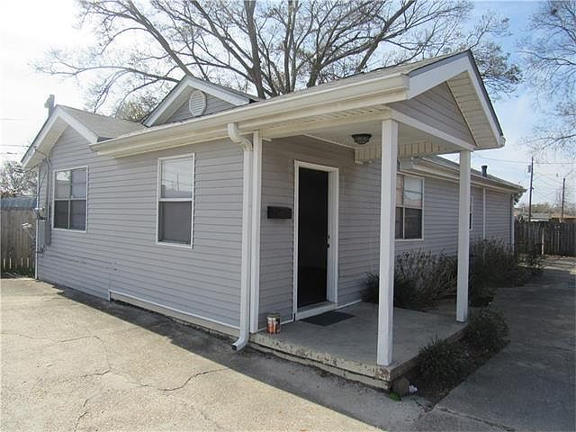 1st image of 1600 Barataria Blvd