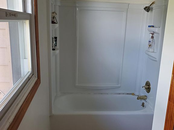 5th image of 117 Mountain Blvd #1