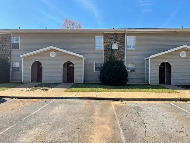 Spencer Trace Apartments — Photo 6