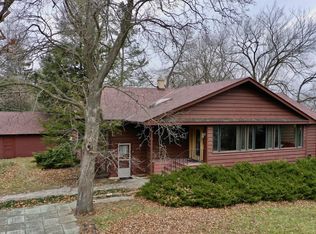 2 Circle Dr, Algonquin, IL 60102