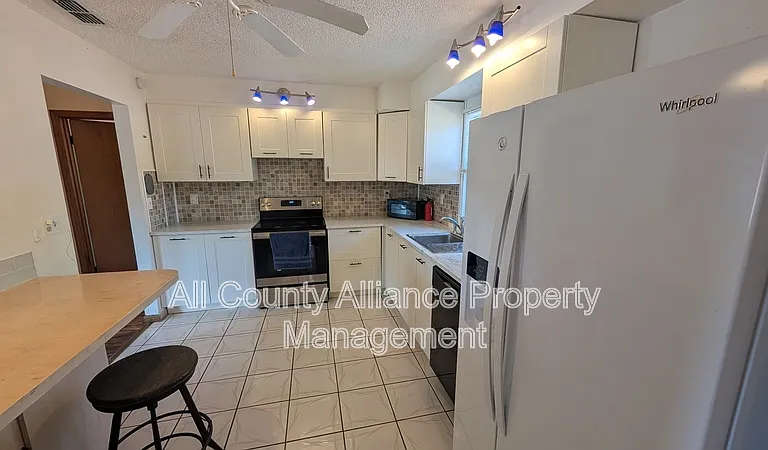 3441 Thunderbird Ave — Photo 8