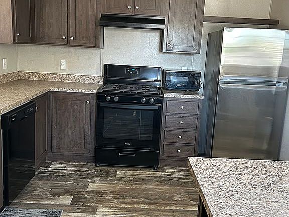 4th image of 6911 Bittersweet Ln