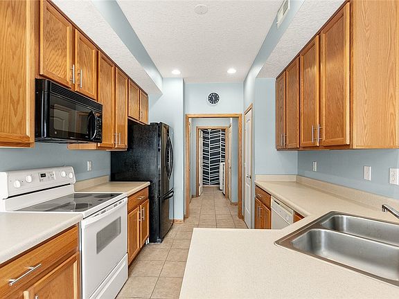 4th image of 2005 SW 35th St #204