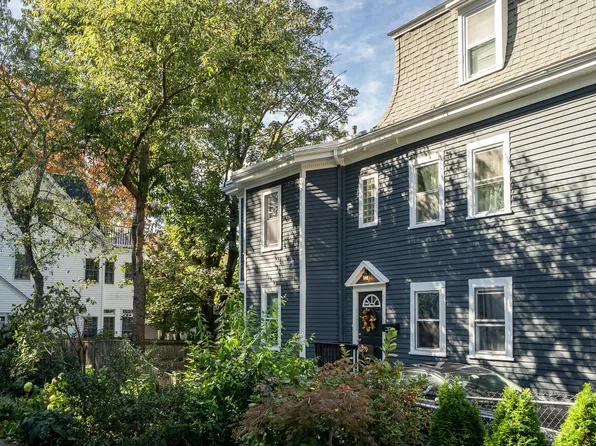 631 Chestnut Hill Ave Unit 631, Brookline, MA 02445