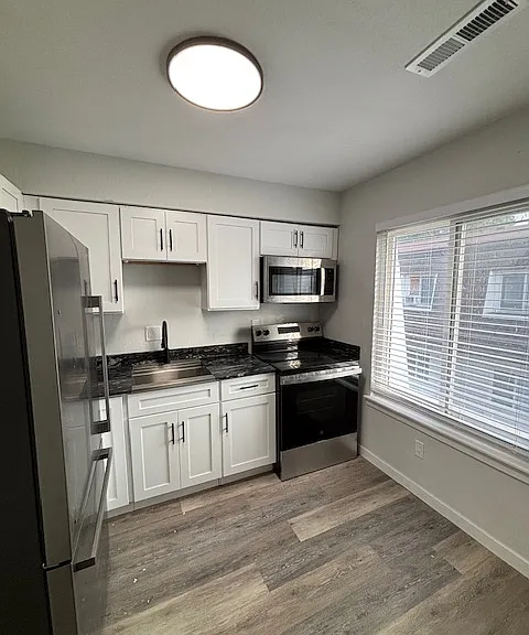 2734 Center St #D — Photo 4