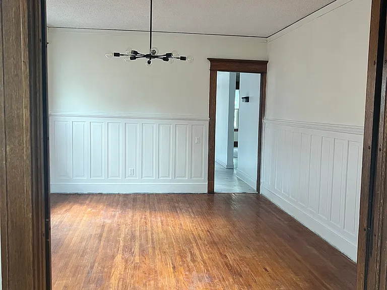 426 W Delavan Ave #UPPER — Photo 10