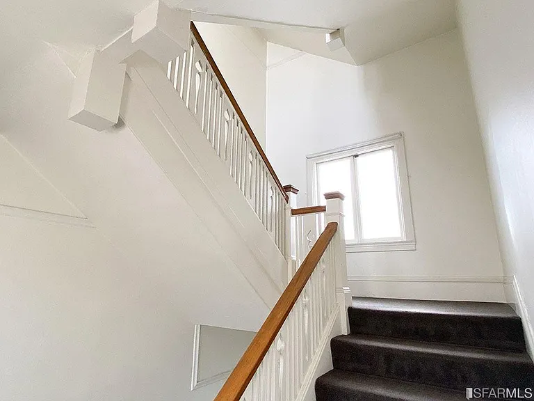3141 Franklin St #1 — Photo 6