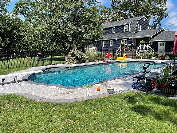 2nd image of 418 Johnson Ave