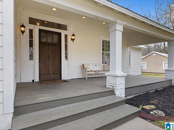 5th image of 251 Robinson St