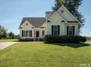 101 Somerset Farm Dr, Holly Springs, NC 27540