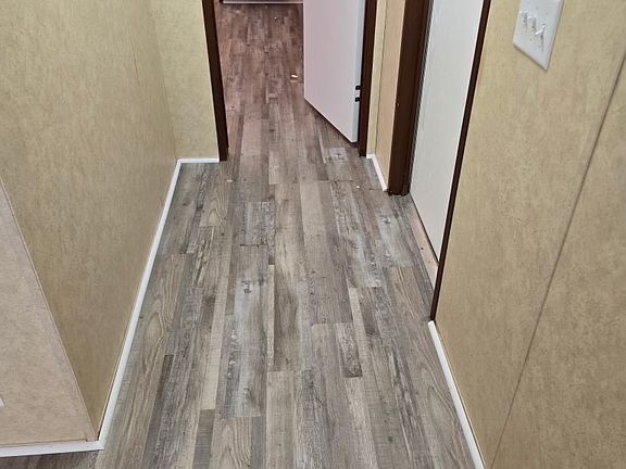 5th image of 12712 Meadowglen Rd