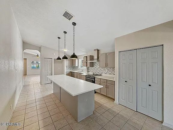 4th image of 1338 John Phelan Dr