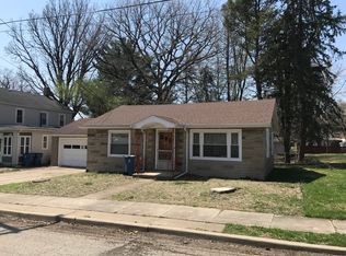 412 Fulton St, Peru, IL 61354