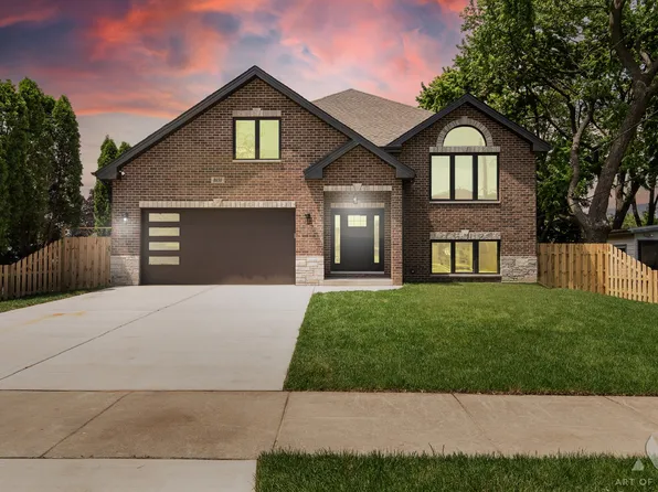 8650 Lockwood Ave, Burbank, IL 60459