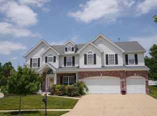 381 Remington Way Dr, Ballwin, MO