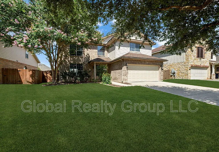 228 Crimson Tree — Photo 3