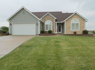 619 Cedar Ridge Dr, Raymore, MO 64083