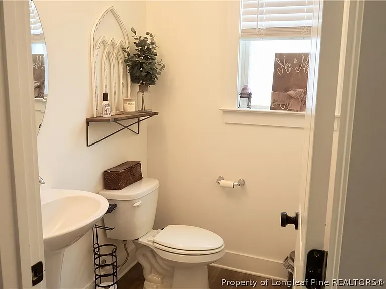 486 Falls Creek Dr — Photo 3