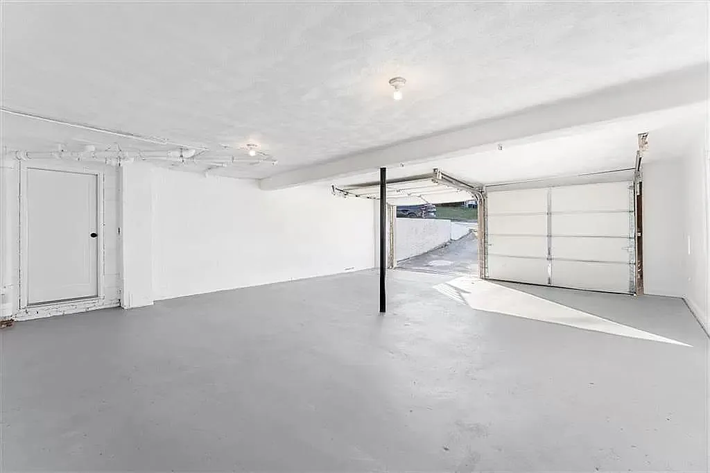 1 bed, 1100 sqft, $1,800 — Photo 3