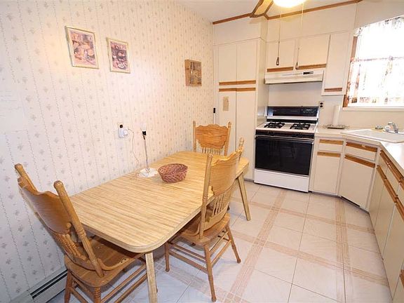 4th image of 290 Mallory Ave