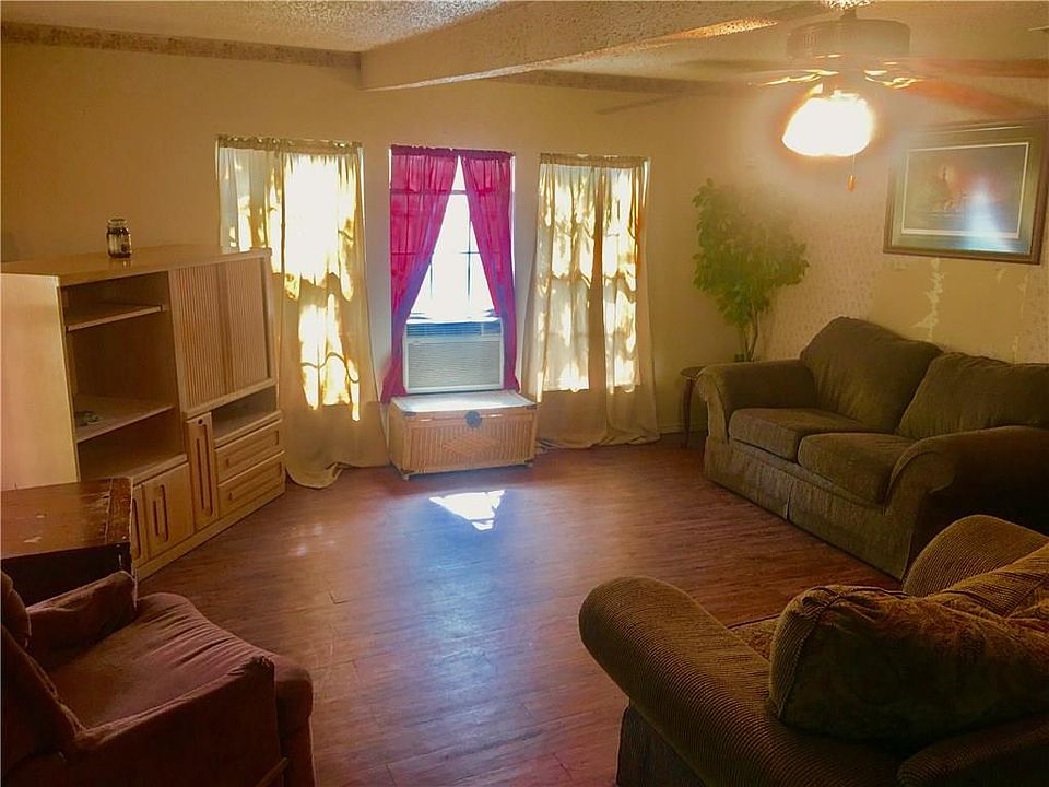 2nd image of 1303 Brady Dr