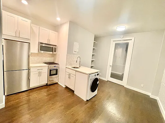 Rented by Century 21 Premier  | media 14