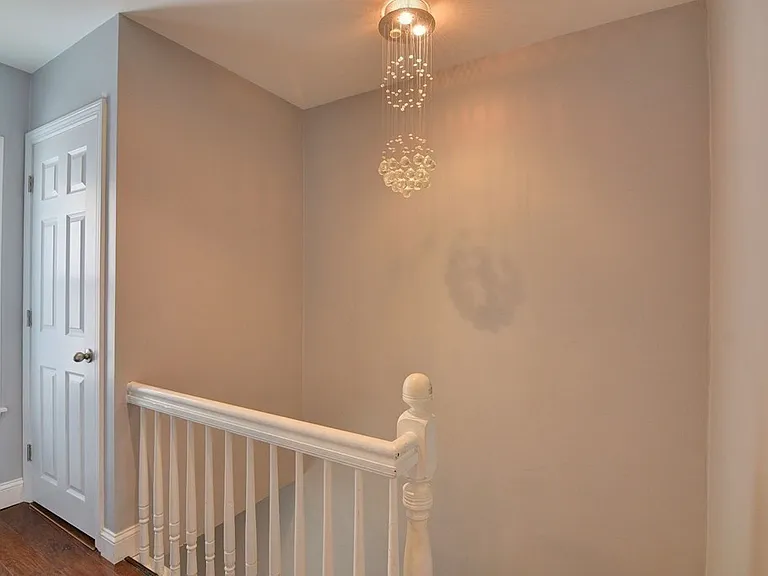 2 Lexington St — Photo 7