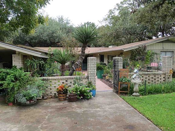 3rd image of 312 Bluebird Cir