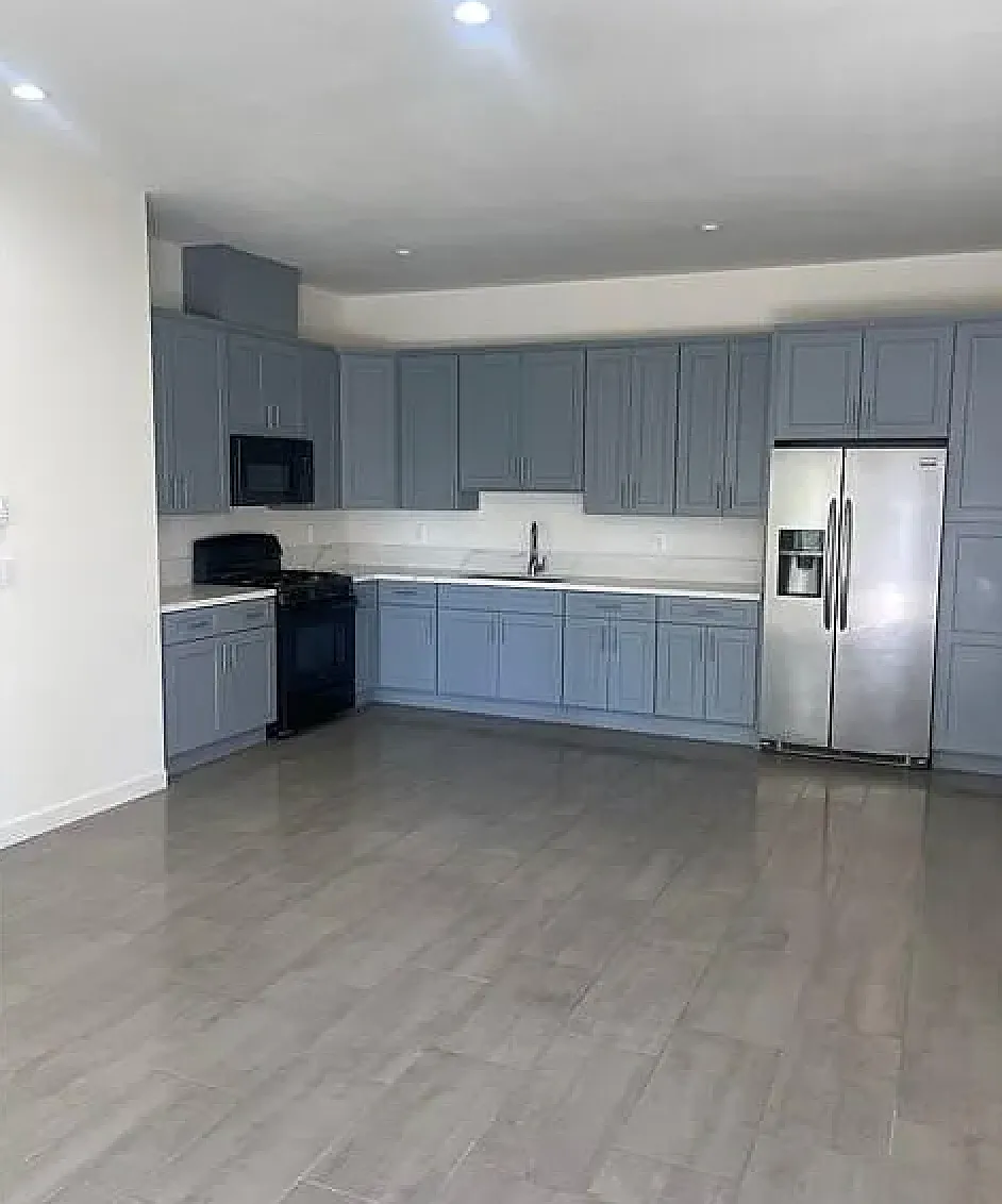 2 bed, 2.0 bath, 900 sqft, $2,790 — Photo 2
