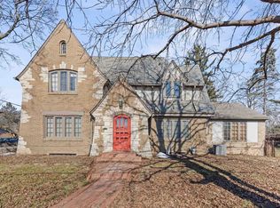2602 E State St, Rockford, IL