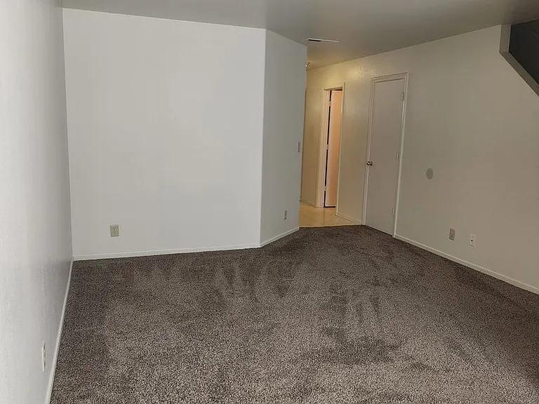 403 Valley Cir — Photo 5