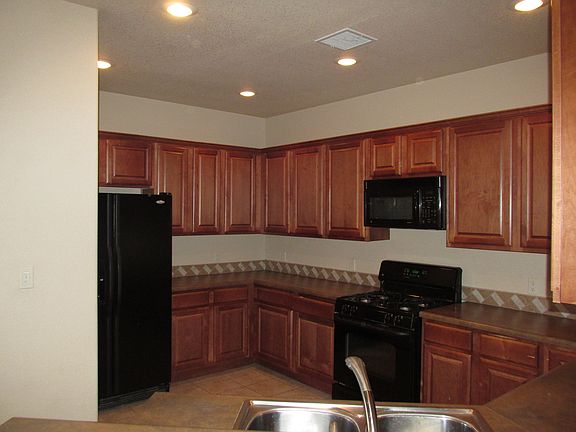 5th image of 1283 Mission Nuevo Dr APT B