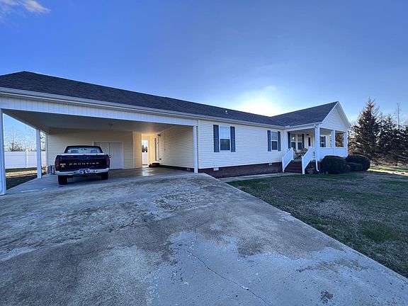 3rd image of 79 Moore Rd