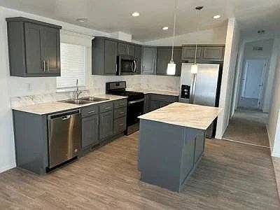 5th image of 111 Lilac Ln