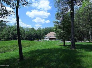 173 Strausser Ln, Stroudsburg, PA 18360