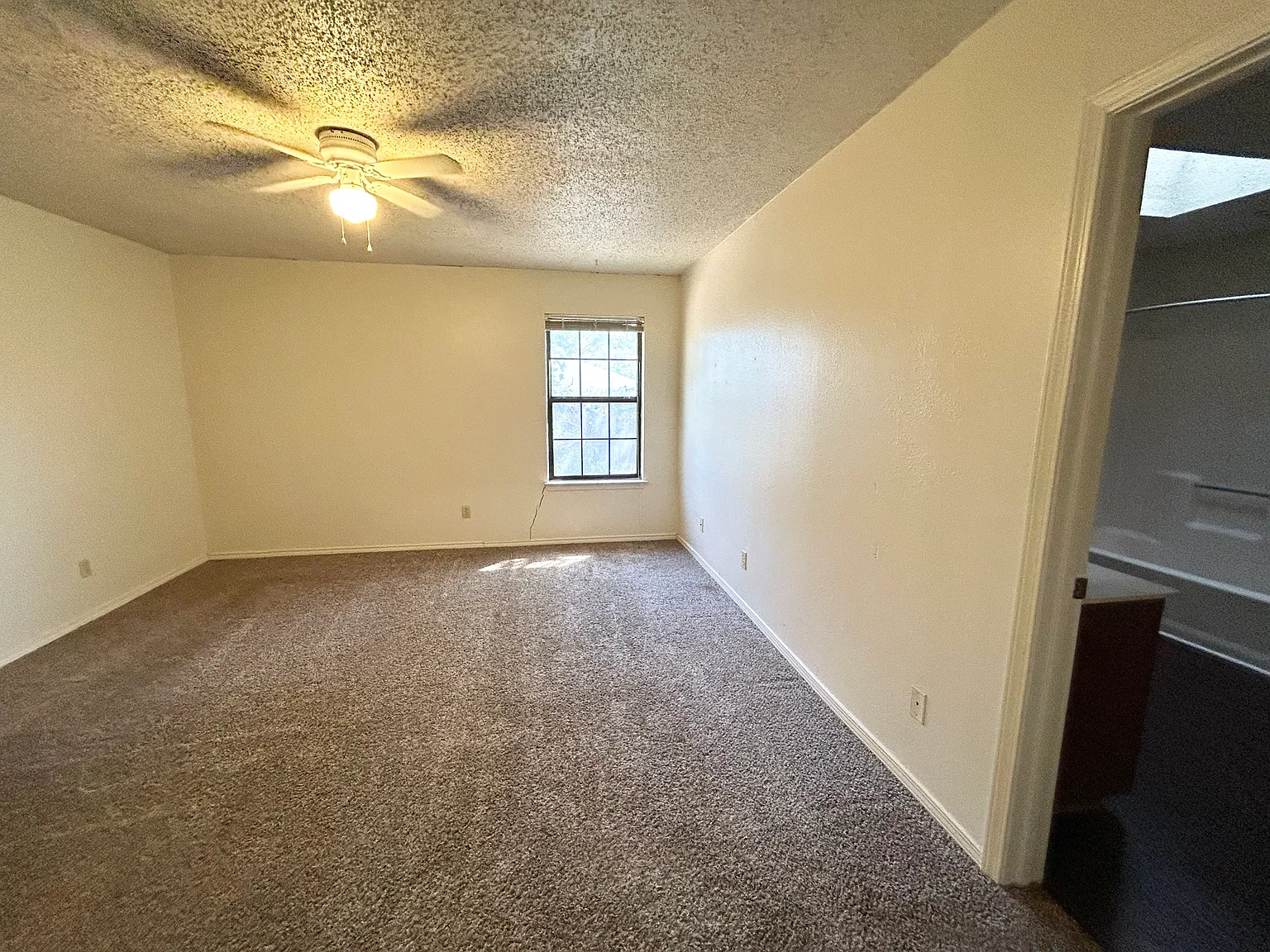 4 bed, 1695 sqft, $2,000 — Photo 4