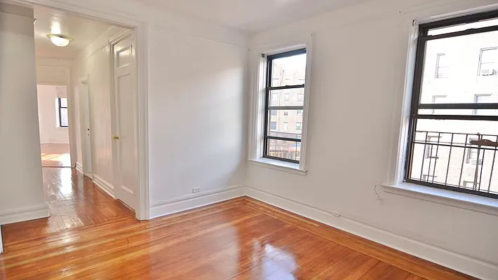 Rented by Park Property Advisors | media 9