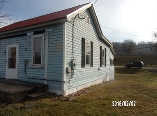 1203 Maple St, Saint Marys, WV 26170