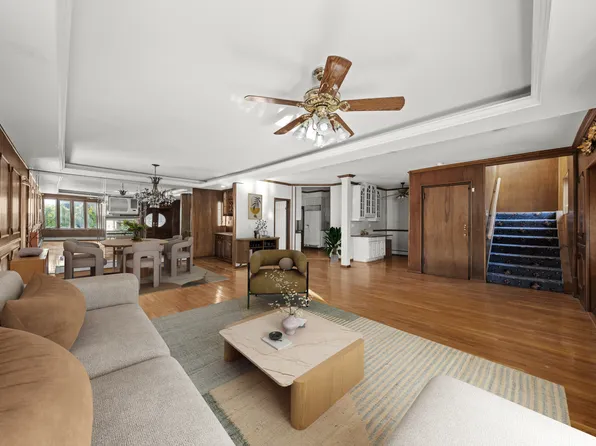 6660 Ridge Boulevard image 7 of 21