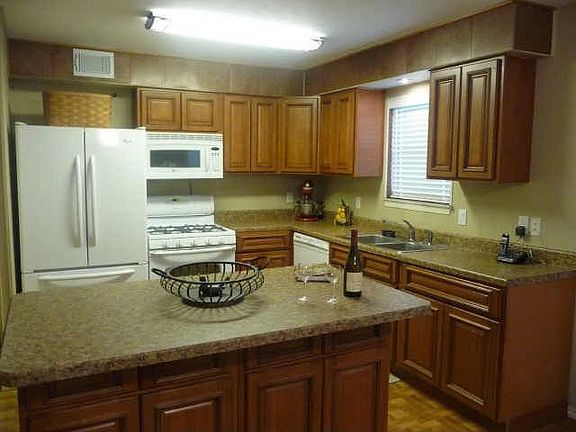 3rd image of 4510 Windsor Dr