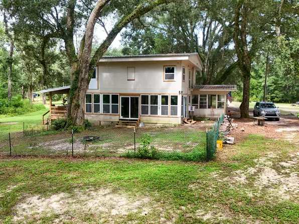 70 River Loop, Ponce De Leon, FL 32455