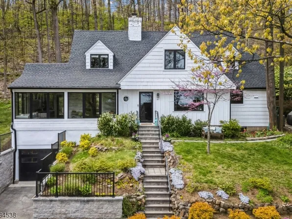 14 Crestwood Dr, Maplewood Twp., NJ 07040