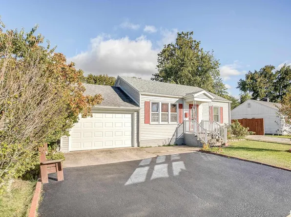 1215 S Lincoln Blvd, Centralia, IL 62801