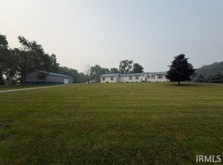 10200 E 700 S, Wolcottville, IN 46795