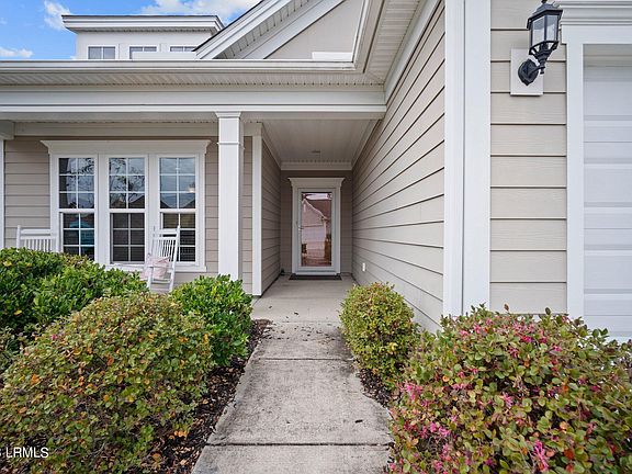 3rd image of 589 Knollwood Court