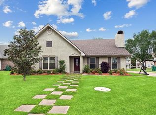 1728 Lake Salvador Dr, Harvey, LA 70058